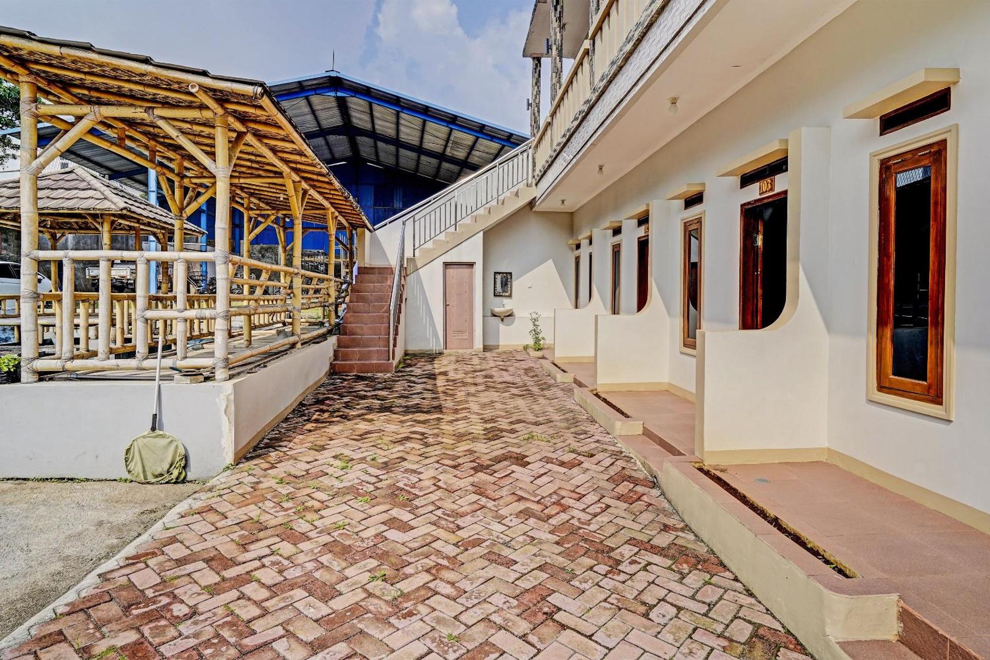 Oyo Life 91469 Pondok Pelita Lembang Buitenkant foto